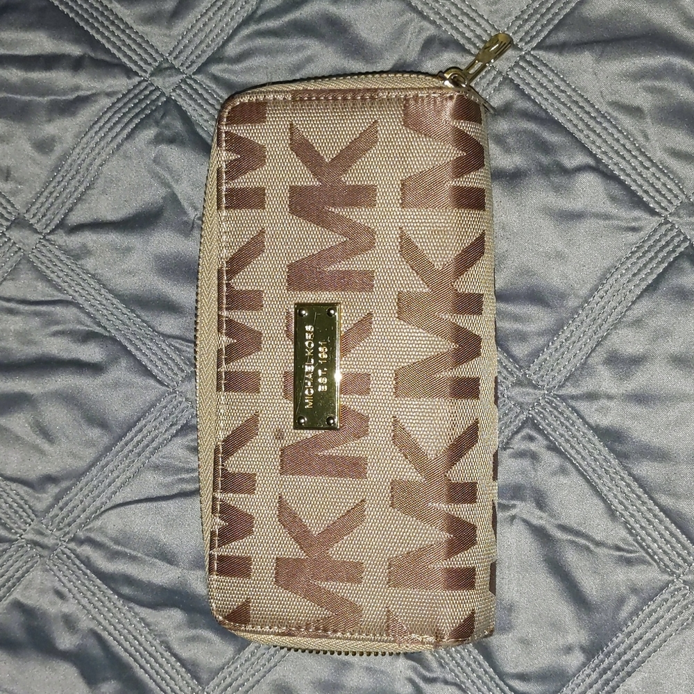 Michael Kors wallet